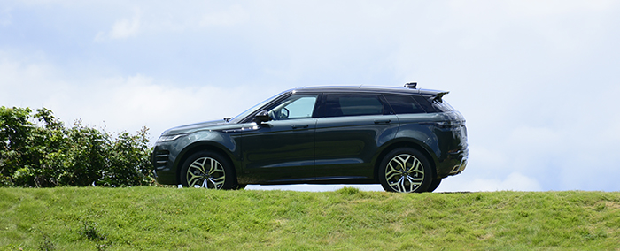 全系2.0t+8at,路虎揽胜极光l2024款对比揽胜运动