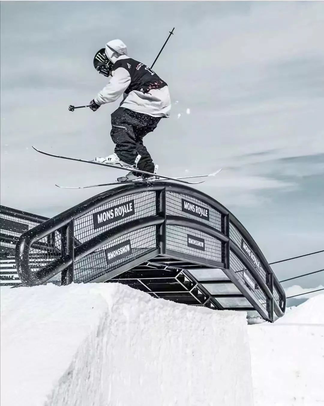 自由式滑雪单板和双板,双板自由式上下身反拧