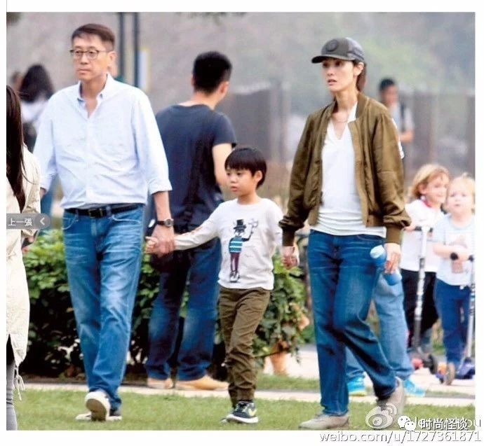 一个月两百万，还不够这位香江第一“电梯穿搭博主”置装？