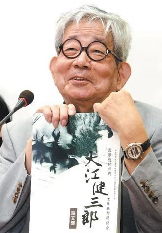 一部诺奖小说,用精彩的叙事带你到达悲剧顶峰,揭露人生的悖谬