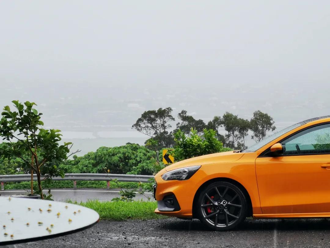 福克斯stline两厢钢炮,福克斯stline试驾2021是8at吗