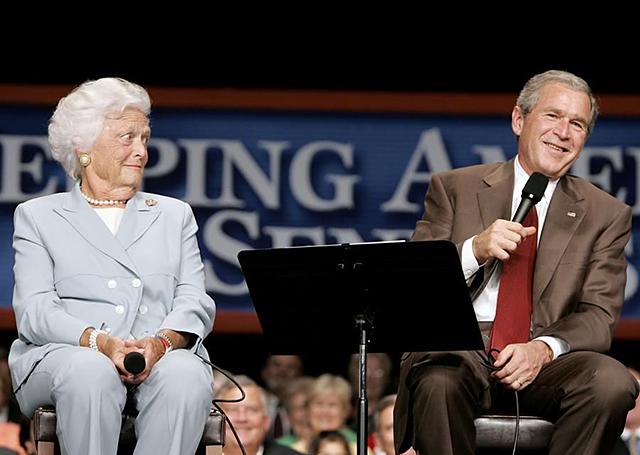 17岁女孩嫁42岁丈夫当上大总统后,21岁与丈夫一见钟情63年相濡以沫