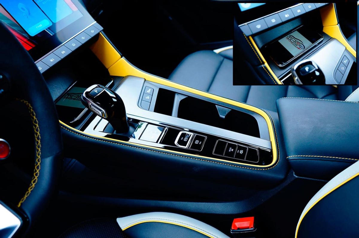 赛车尾翼高能,赛车霸气尾翼