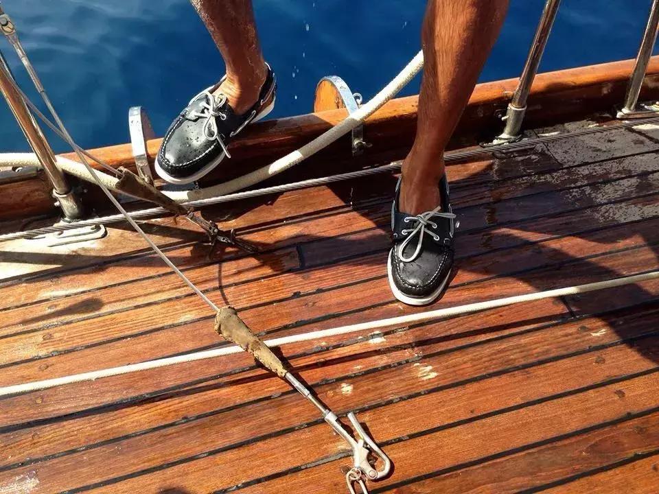 说实话,能穿好「船鞋」的人,真没几个