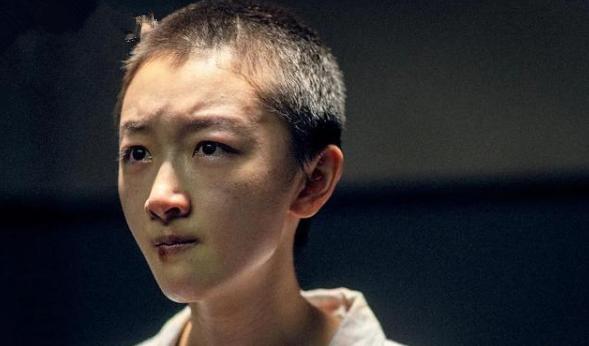 张艺谋说，她会成为“周冬雨的接班人”