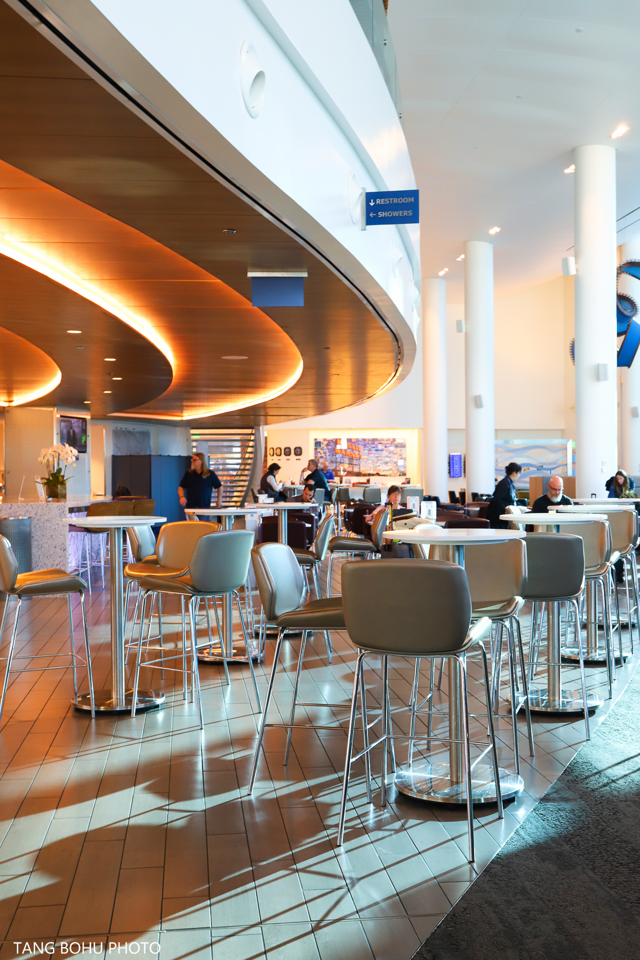 达美航空经济舱如何坐得舒服,达美航空登机体验