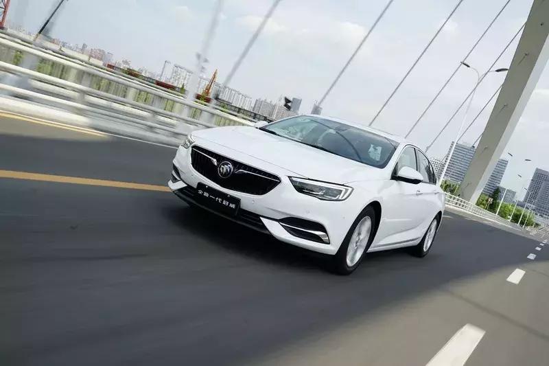 别克君威20t精英版图解,别克君威精英版20t内饰