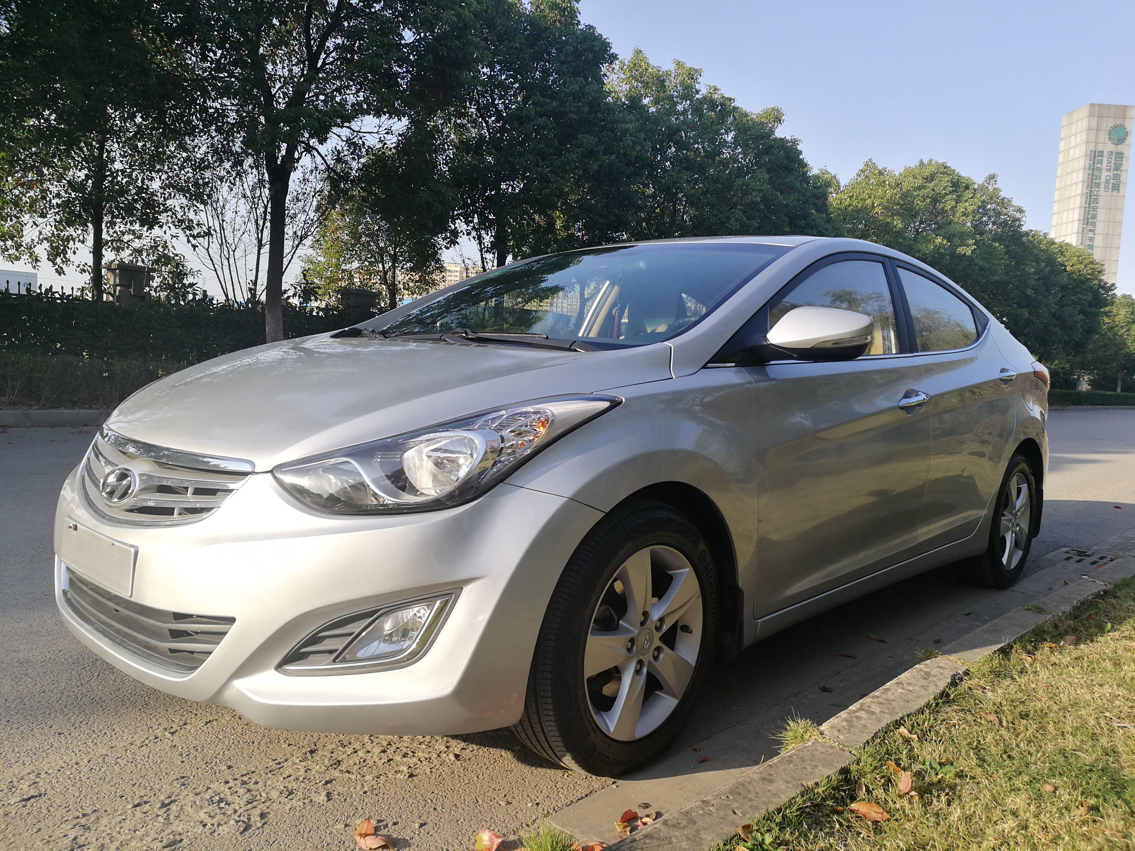 现代新款胜达到手价多少,现代新胜达七座落地多少钱