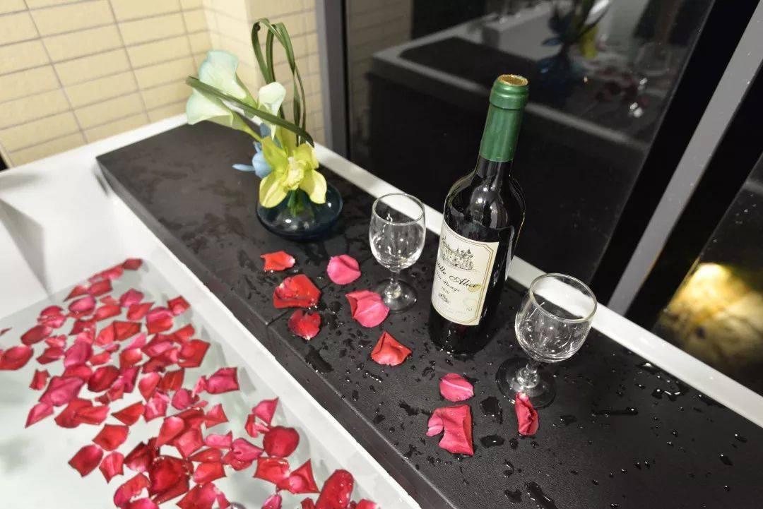 特享钜惠，享私家独立泡池，免费游览开心农庄获取片刻心灵的宁静