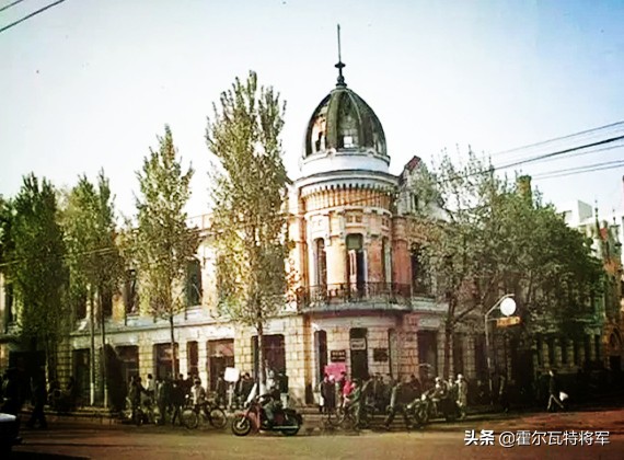 他从茶叶生意中赚得巨额身家，捐款修建了索菲亚教堂