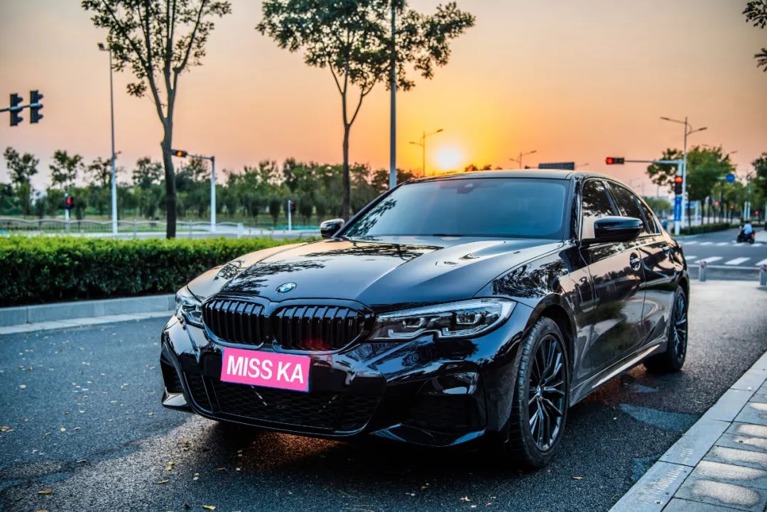 宝马325li实际油耗多少,宝马325li曜夜运动版油耗