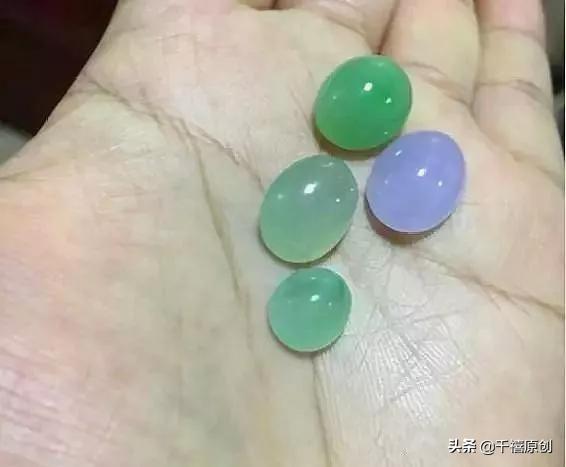 塑料管冒充手镯,一根塑料管就能冒充百万飘花镯