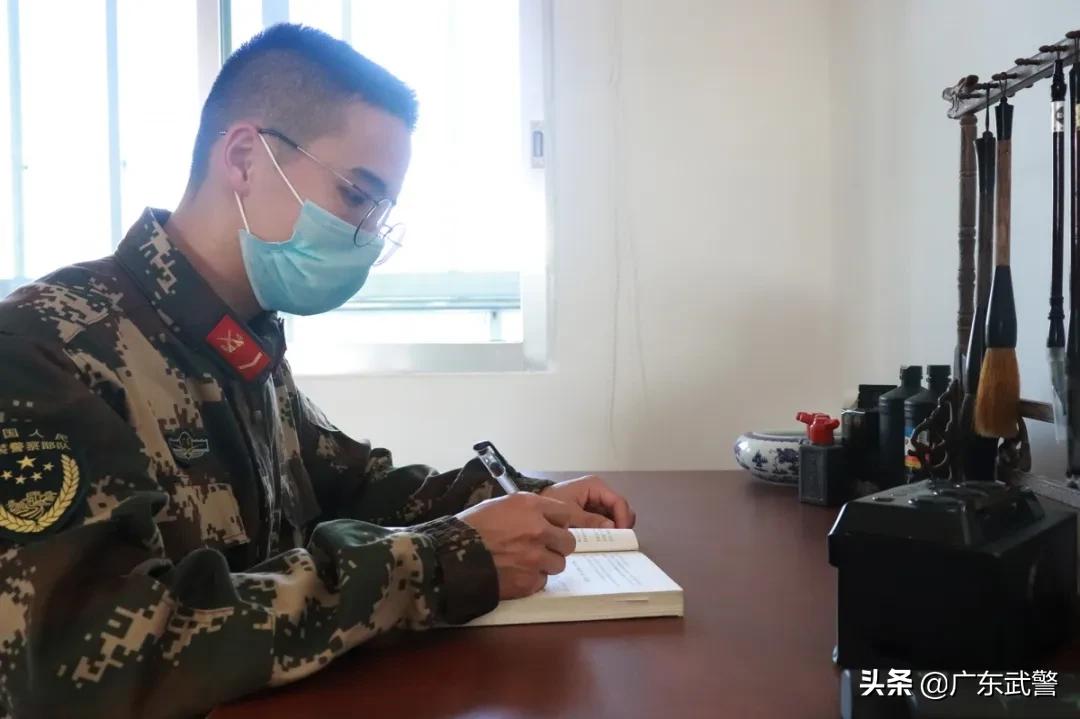 “宅”在营区久了太无聊?不可能的事!兵哥兵姐解锁“文娱”新姿势