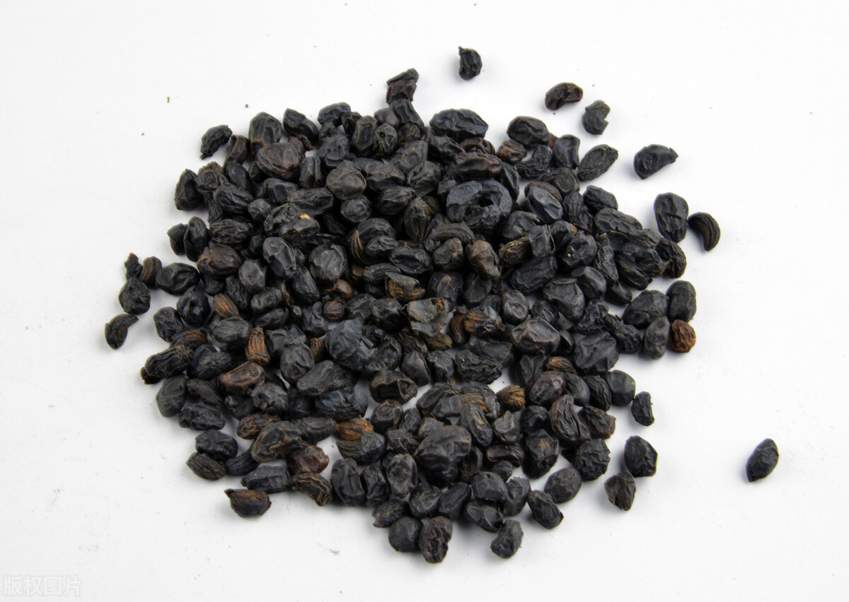 白头发多,头发稀疏、甚至脱发?两个中药,滋补肝肾,生发乌发