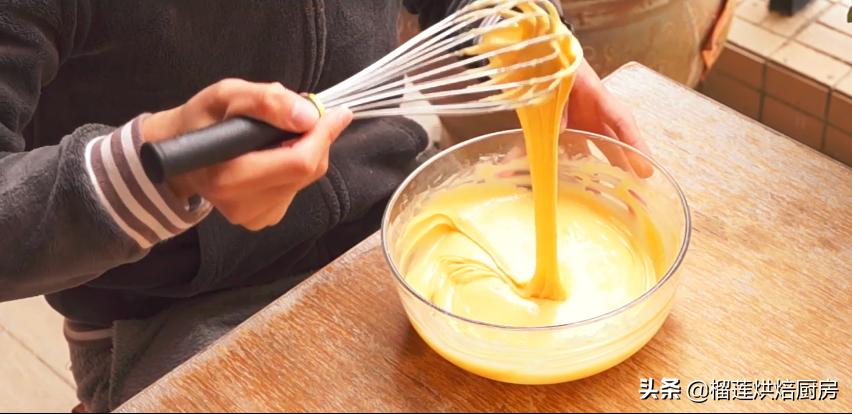 自己动手做出蜡笔小新同款鲷鱼烧，豆沙丝滑甜软，表皮蛋香浓郁