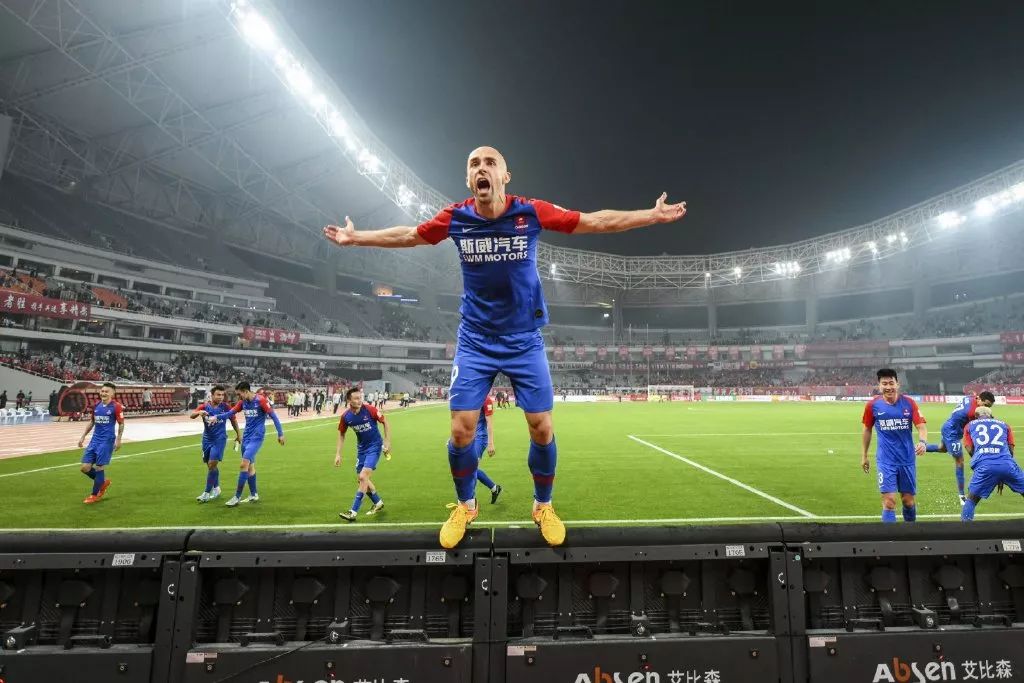 怀念克鲁伊夫,克鲁伊夫是怎么样的人