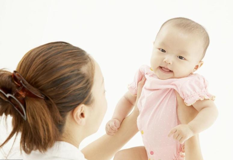 宝宝越长越丑的五个部位,宝宝这几个部位丑预示高颜值