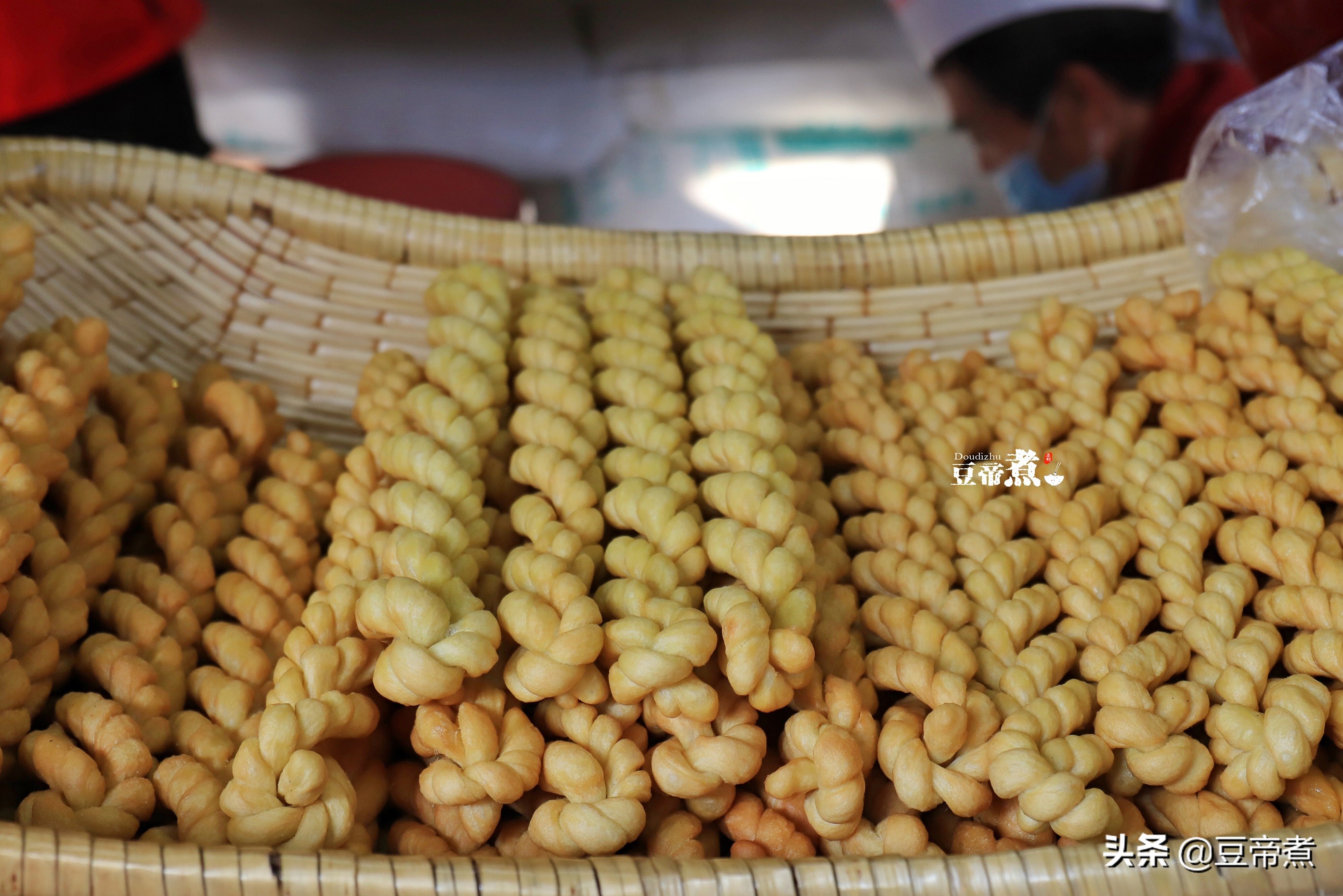 今年串门的亲戚全都不来了，我所准备的东西，够我闭关吃一个月