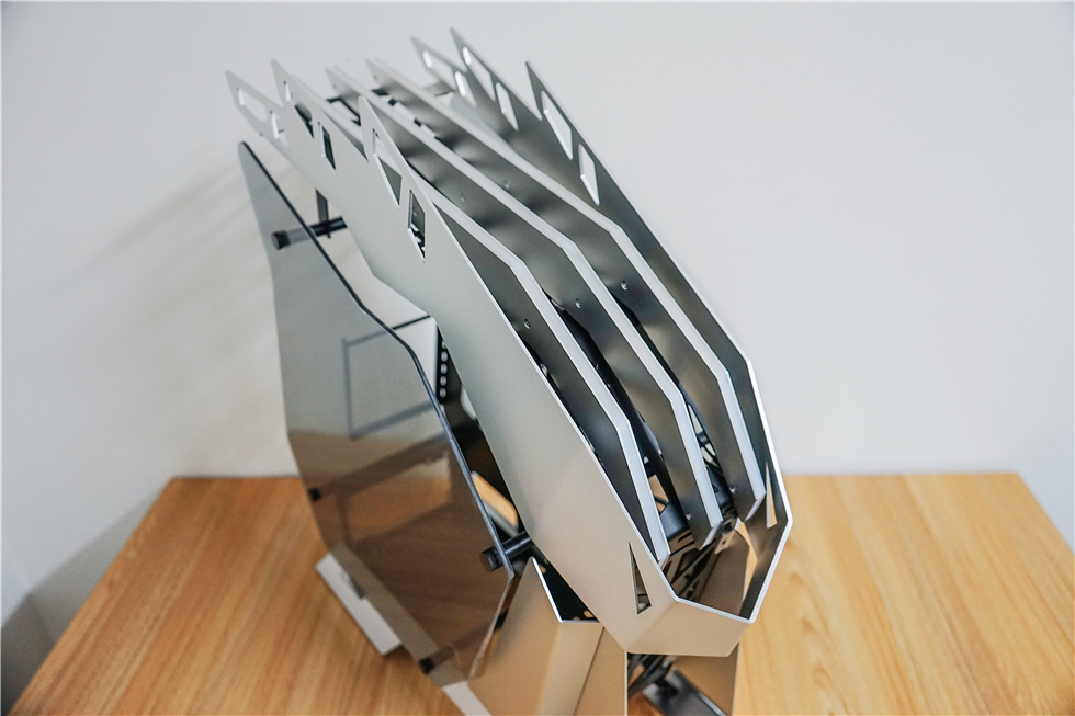 科技以灯为本，3600X+B450+BMR-24水冷+大水牛铁血战士机箱装机秀