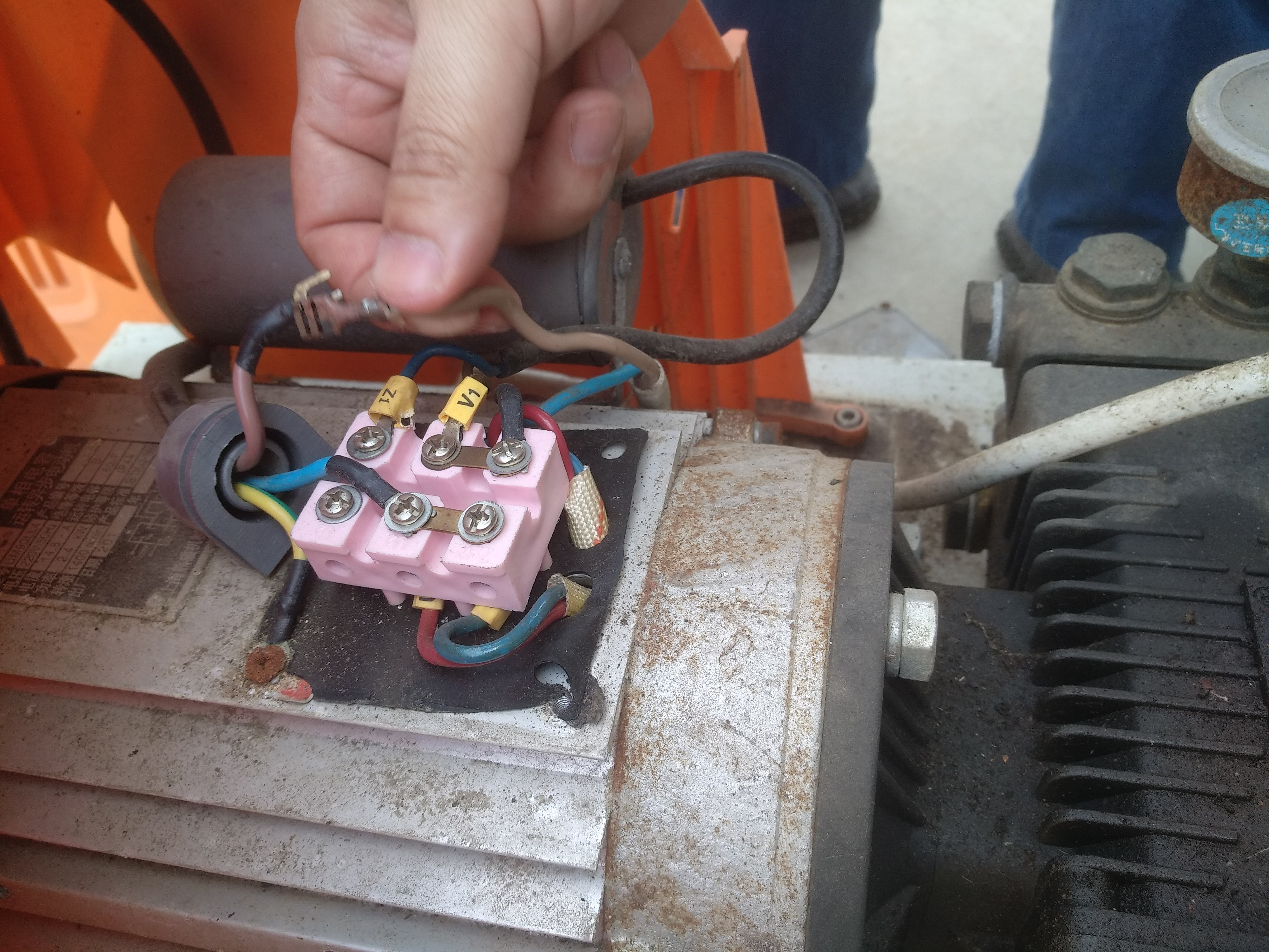 高压清洗机220v单相电容接线图,单相双值电容高压清洗机的电路图