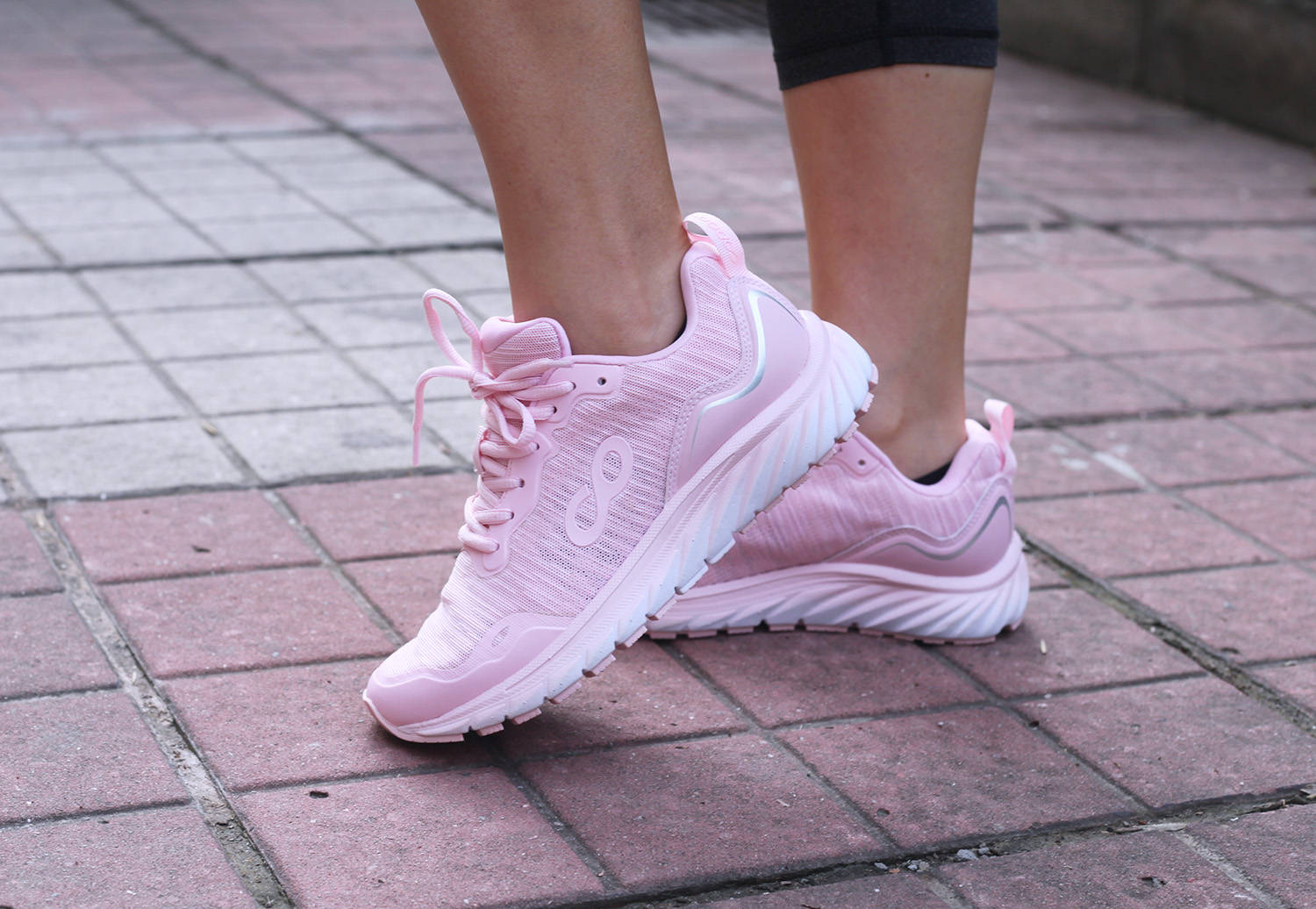 咕咚10k悦弹与乔丹风行10代,咕咚跑鞋21k驭风和经典