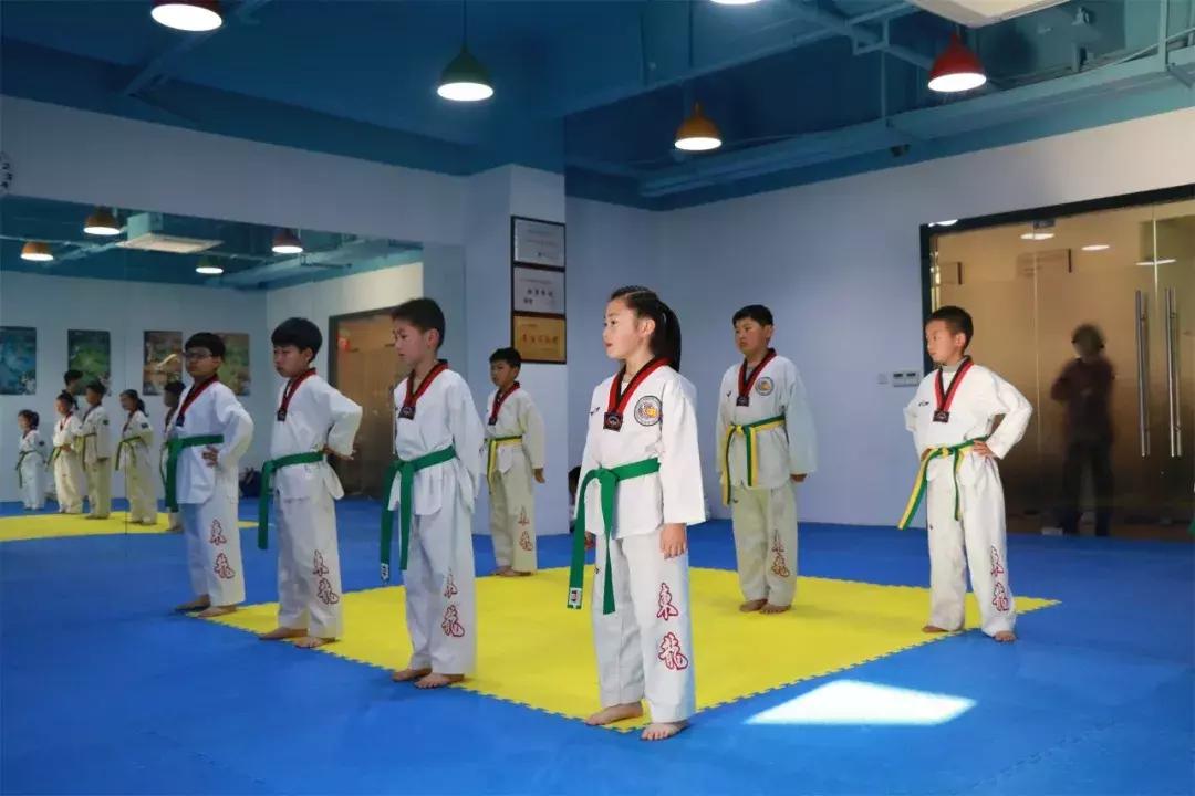 上海迪士尼5折门票周五抢票,上海迪士尼门票亲子票最新发布