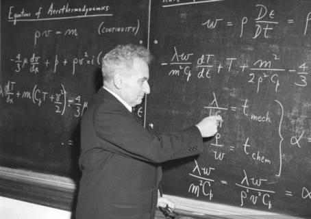 浜屾垬寰峰浗绾崇补涓庣姽澶汉,浜屾垬寰峰浗绾崇补鍜岀姽澶汉