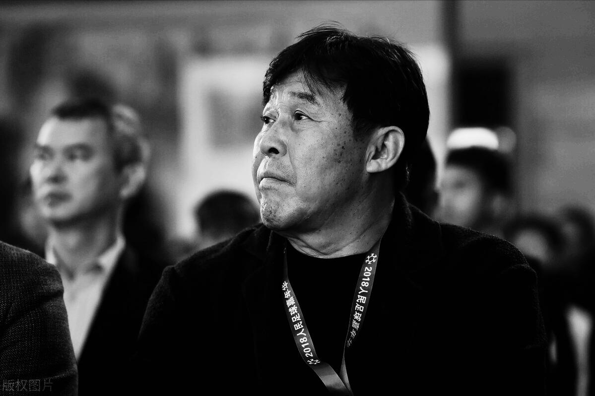 大连足球原主教练迟尚斌几岁了,国足名宿迟尚斌去世