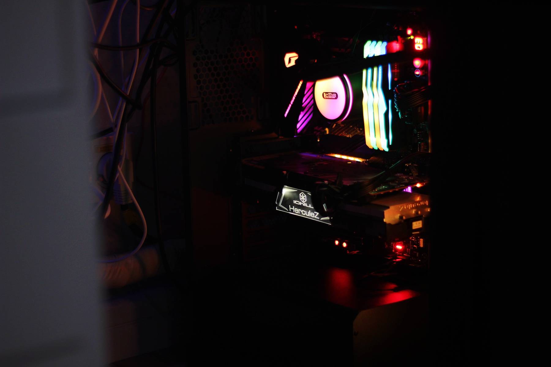 电脑散热器怎么装电源,电脑散热器安装供电