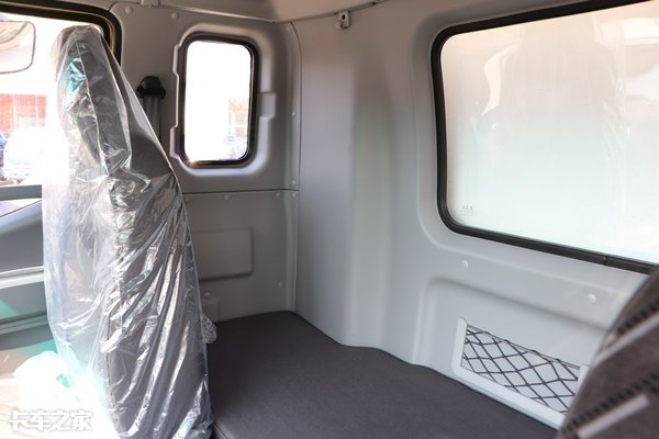 福田奥铃大黄蜂6米8可以拉多少吨,4.5吨货车自重多少