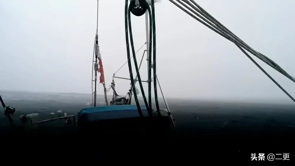 他35岁裸辞，搭顺风船环游世界，网友：还可以这么玩？