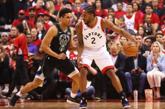 猛龙夺冠巡游洛瑞,洛瑞为什么能成为猛龙队史第一人