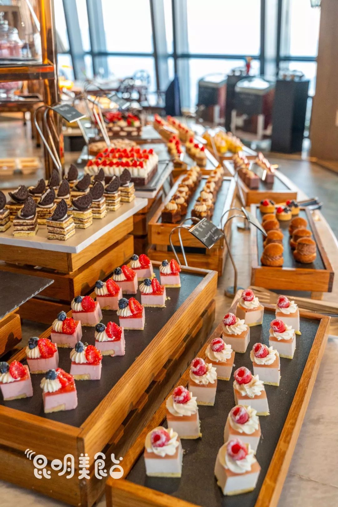 昆明双塔高空餐厅,昆明可以看二环的高空餐厅