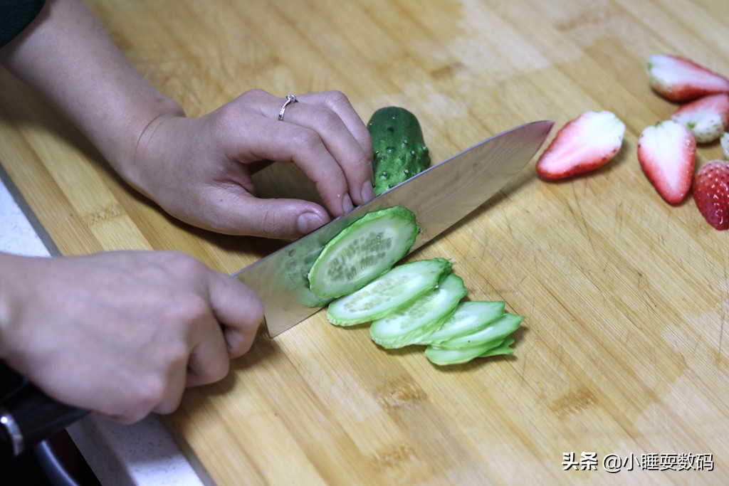切菜要用什么刀具最好用,小米刀具砧板消毒机测评