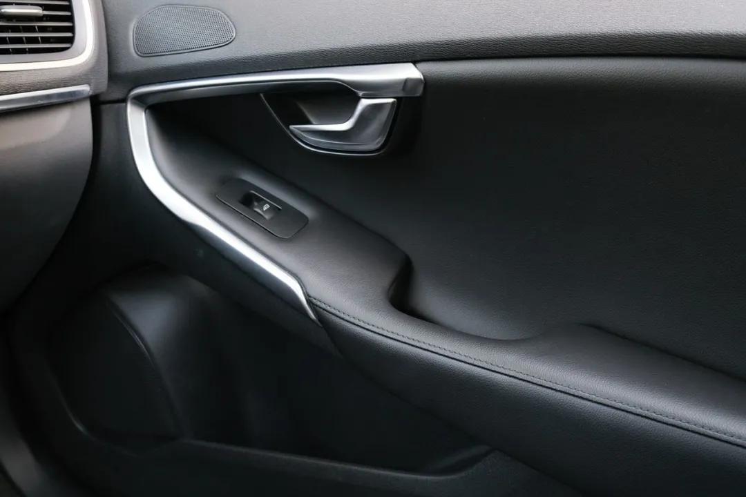 沃尔沃v40二手值得买吗,二手沃尔沃v40值得买吗