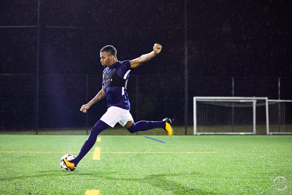 戴上这款设备，你就可以与“C罗”一决高下了