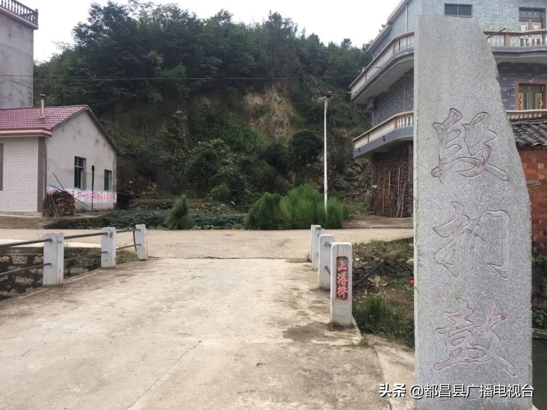 传家风扬家训视频,传家训立家规扬家风诗歌朗诵