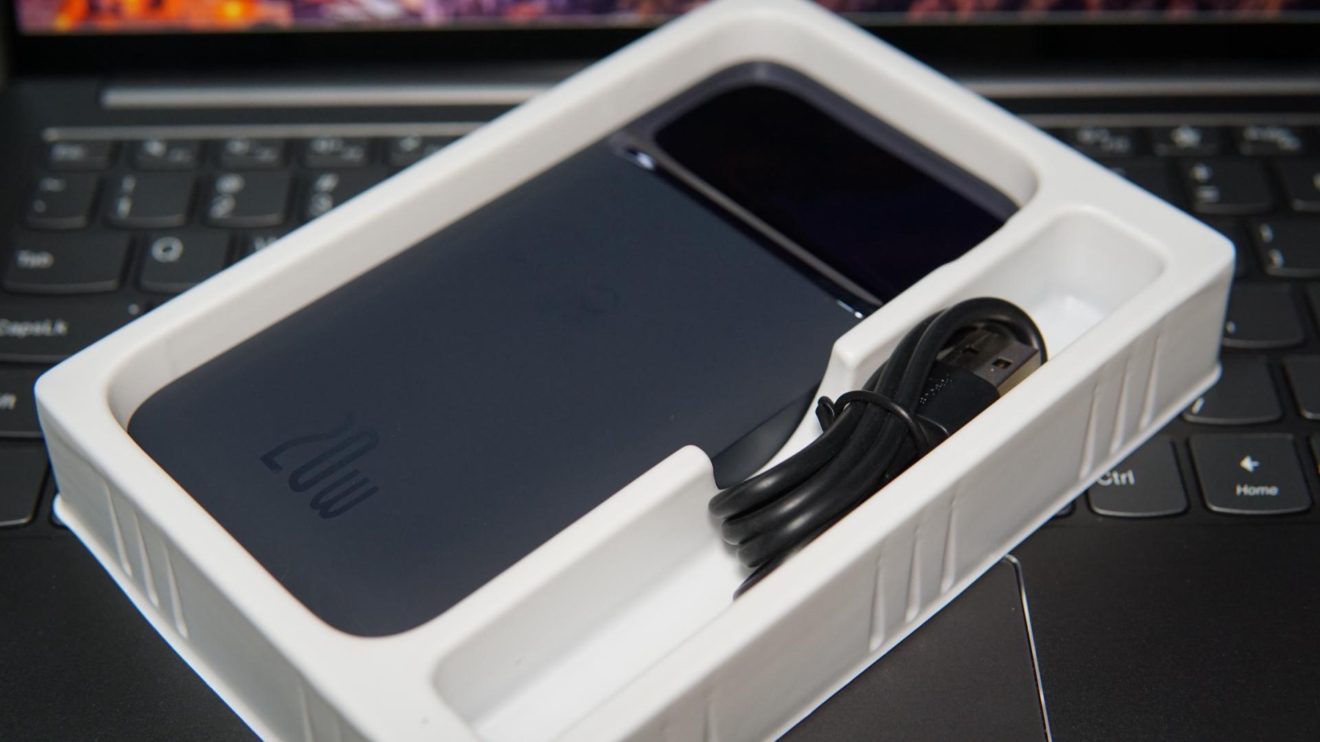 倍思无线磁吸充电宝20w充苹果13,倍思iphone12