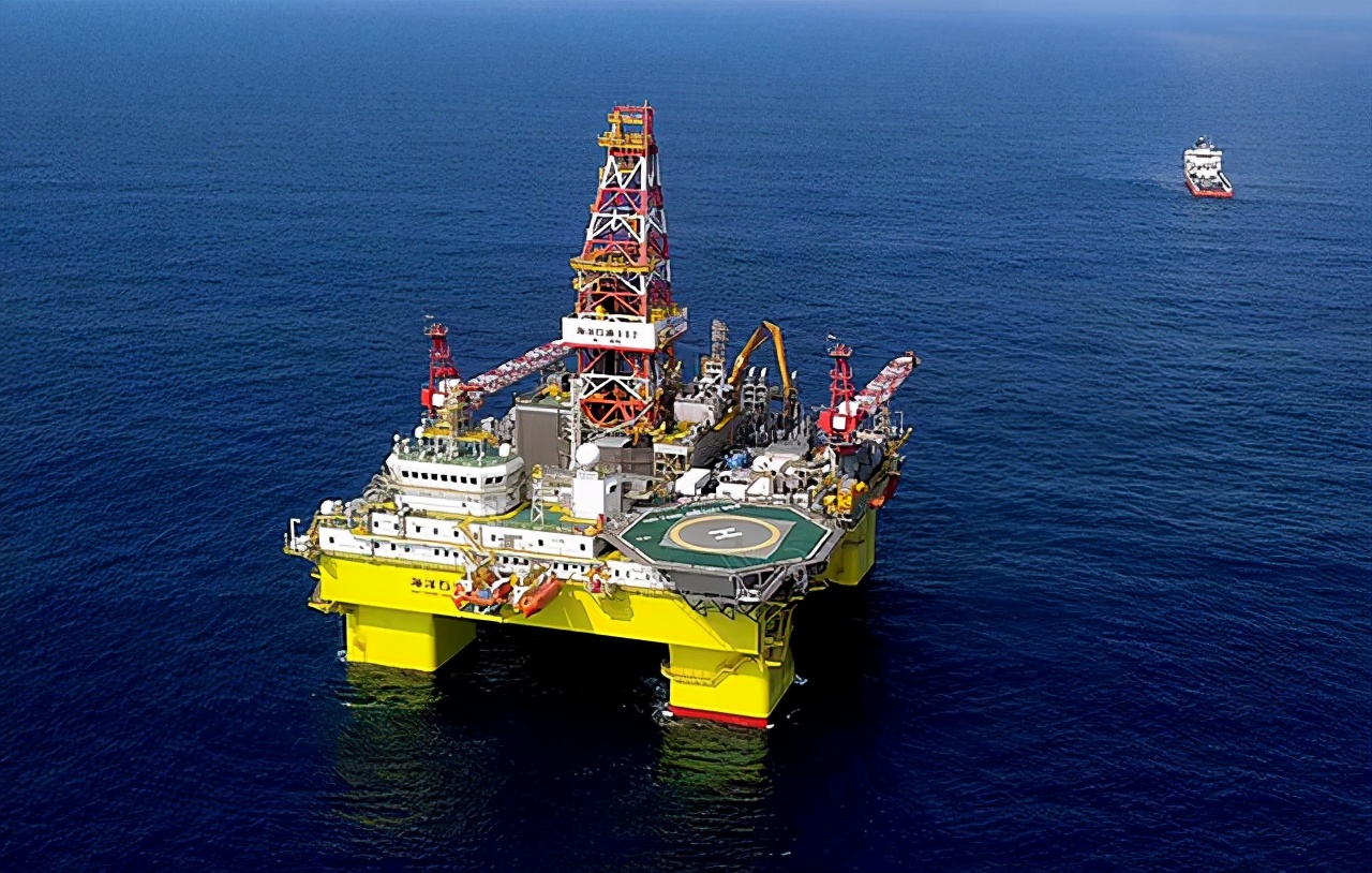 中国在全世界到处买油，为何不模仿越南，直接开发东海与南海？