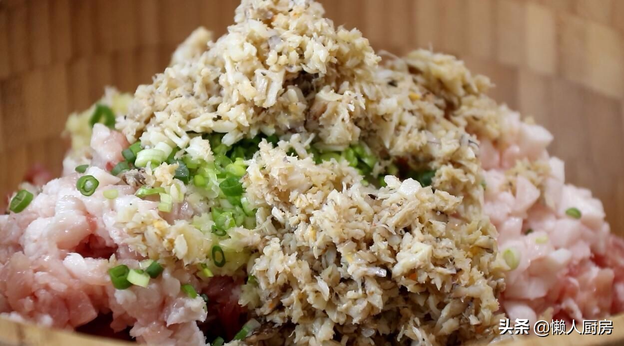 蟹味狮子头的做法,纯手工制作蟹粉狮子头