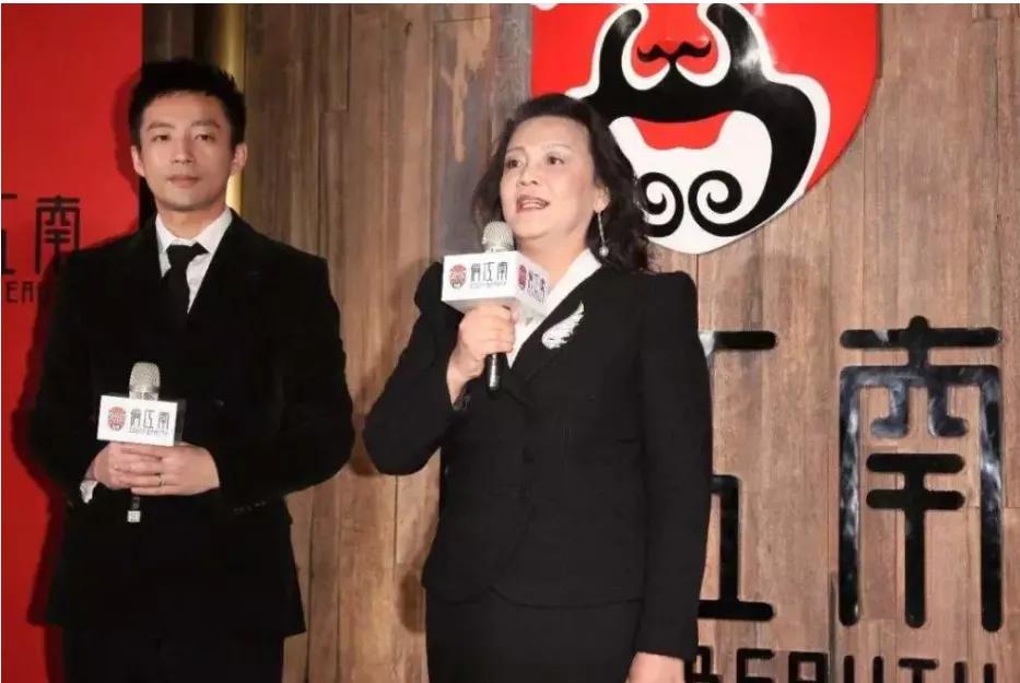 离婚一个月大s与汪小菲的差别,大s汪小菲离婚原因最靠谱的分析