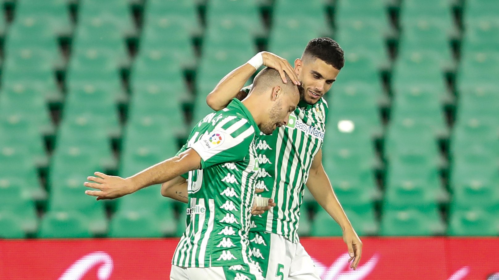 武磊首秀失单刀,武磊上港失利视频