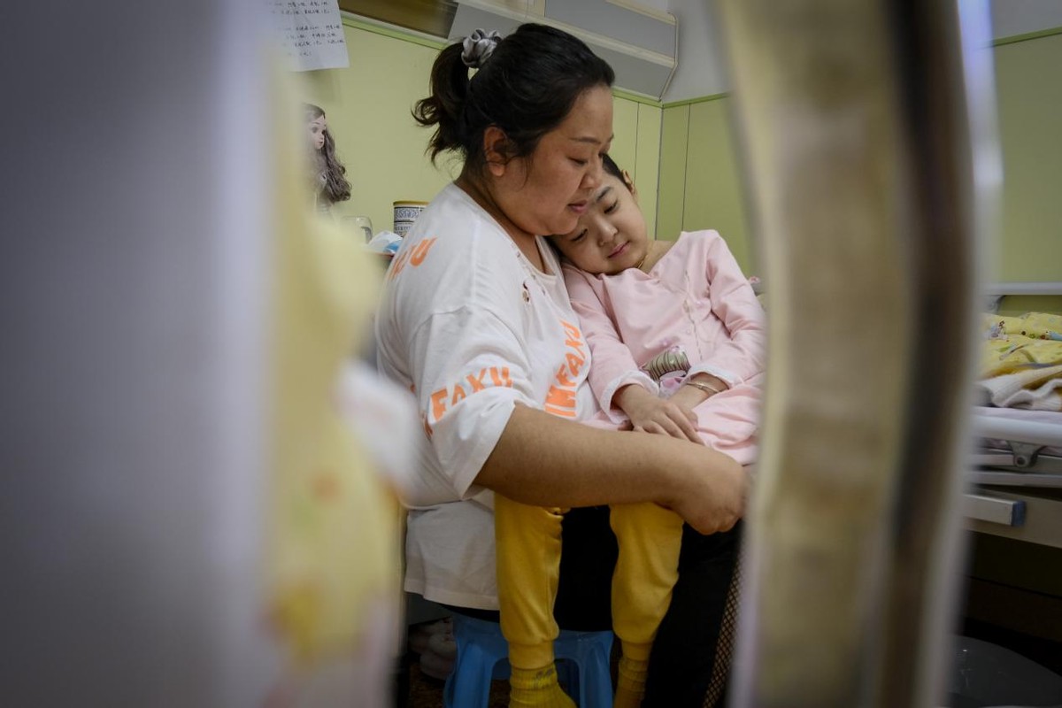 9岁女童生病慢性严重,九岁女儿确诊重病难照料