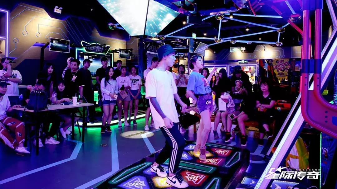 奈雪开业送惊喜！muji、优衣库众大牌低价狂欢！国潮大秀华丽来袭