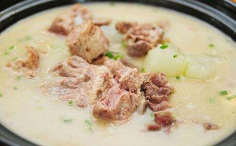 炖排骨什么时候放盐最合适,炖排骨什么时候放盐味道最佳