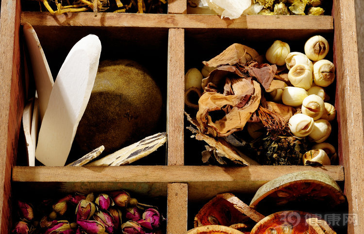 区别肾阴虚和肾阳虚的最好方法,肾阴虚和肾阳虚的区别通俗易懂