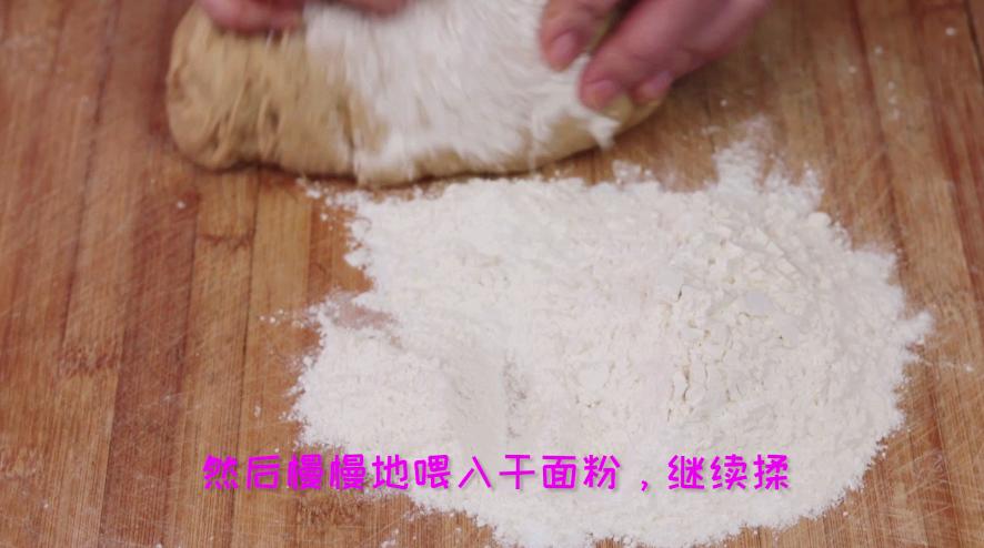 开花红糖馒头放小苏打还是泡打粉,无需醒发的红糖大枣开花馒头配方