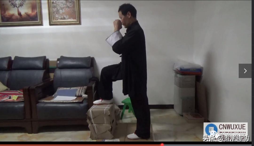 用肩打人用胯走路是什么意思,用肘关节打人