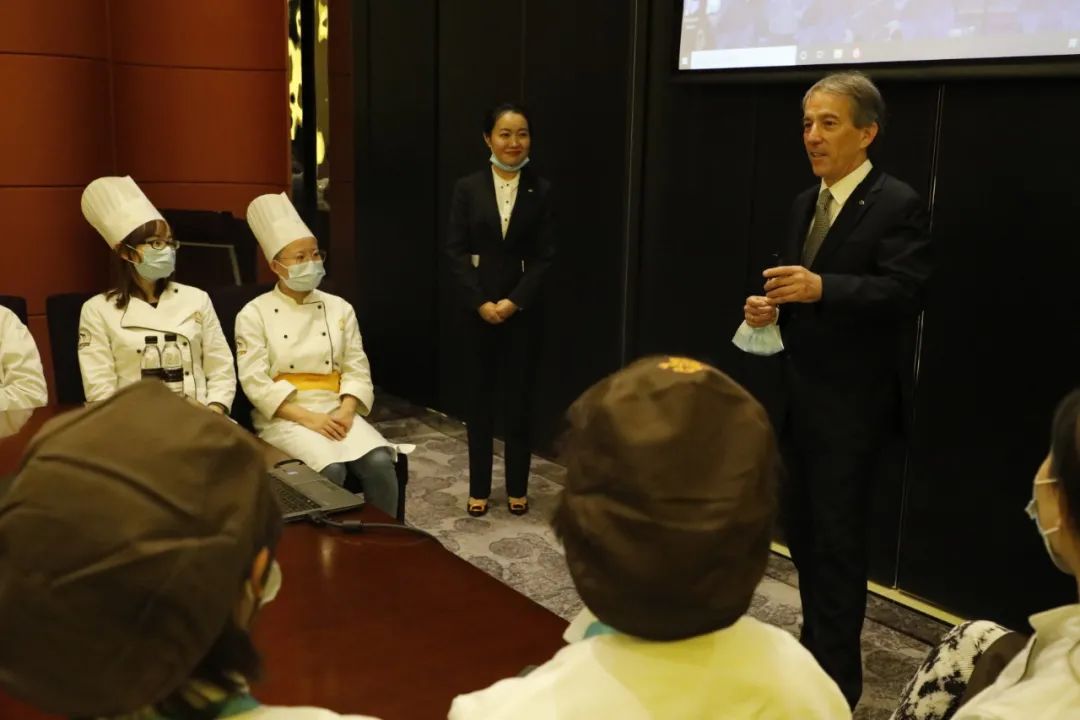 探访欧米茄总部,欧米奇西点西餐学院参观