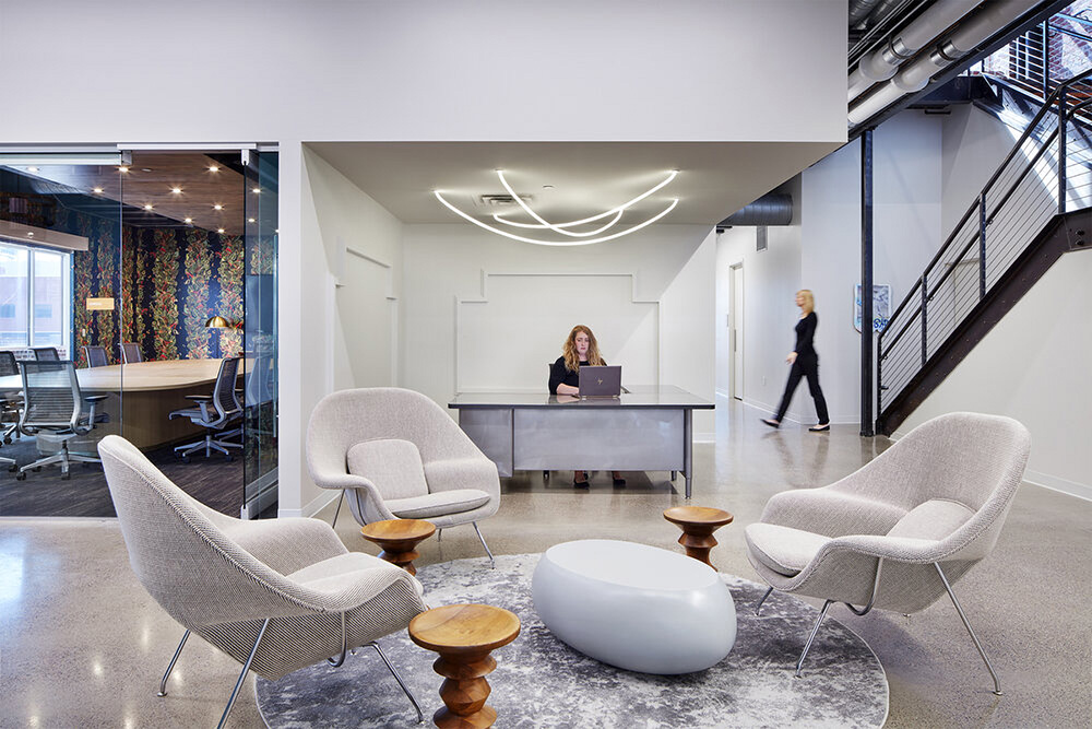 温暖工业风广告公司Fallon明尼阿波利斯办公设计欣赏